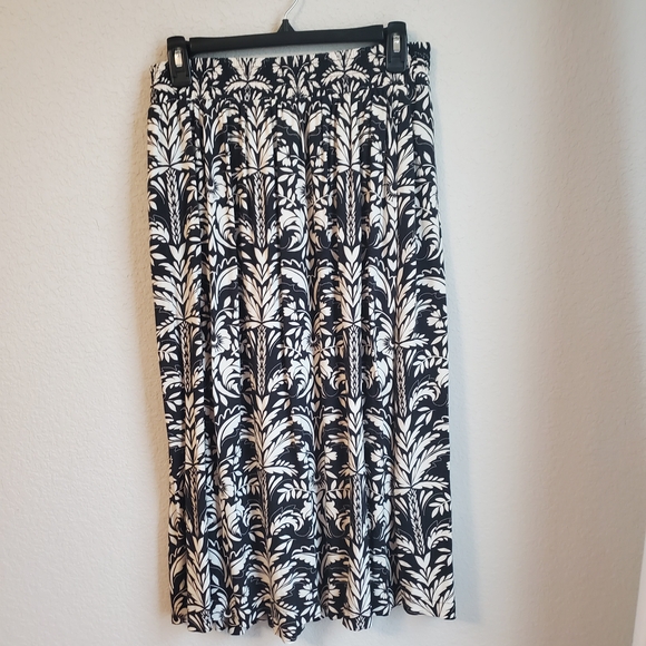 croft & barrow Dresses & Skirts - Croft & Barrow Black And White Floral Skirt